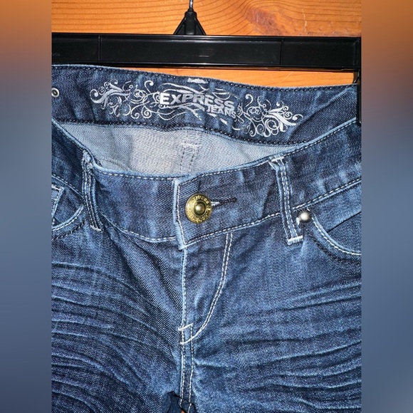 Express Jeans Size 2 Short Barely boot worn once - Picture 4 of 11